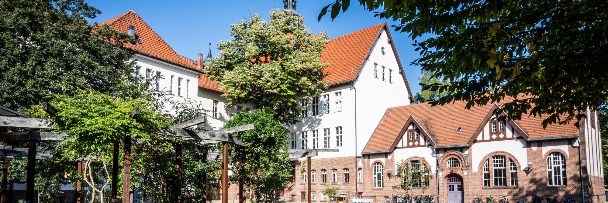 Kontakt - Droste-Hülshoff-Gymnasium Berlin